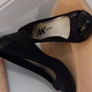 Anne Klein Black Patent Leather accent on toe and heel Wedges Size 9M